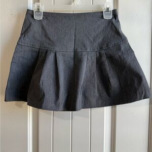 V&X gray mini skirt